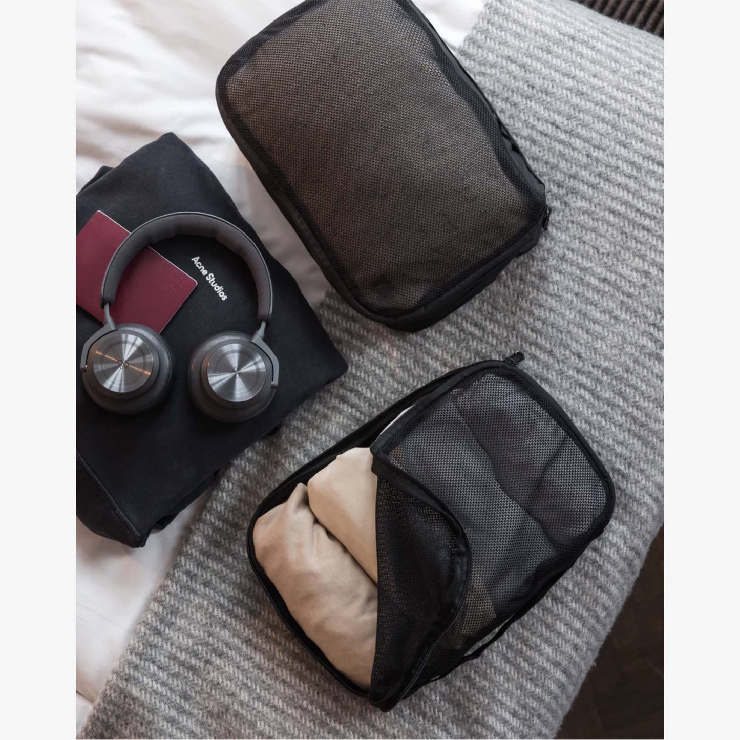 DB Journey Essential Packing Cube M Black Out