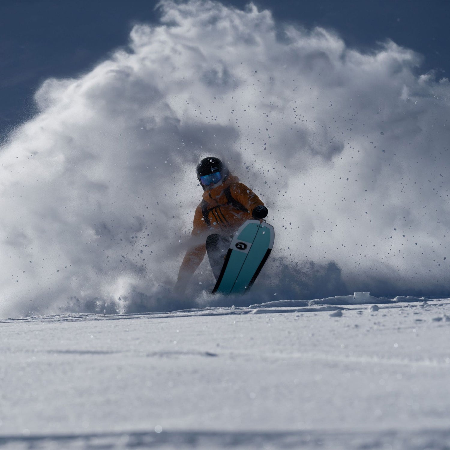 Person auf Splitboard