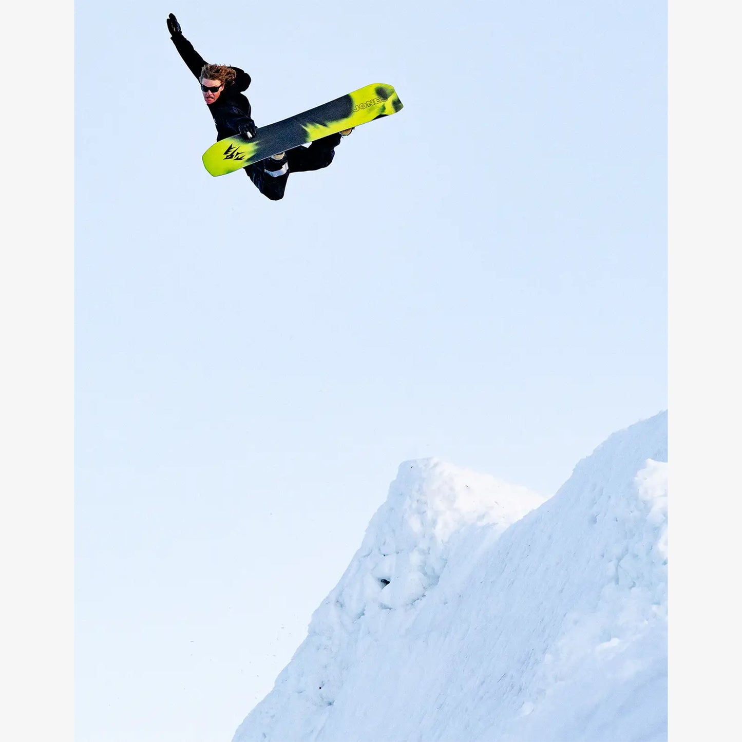 Jones Howler Snowboard 2026