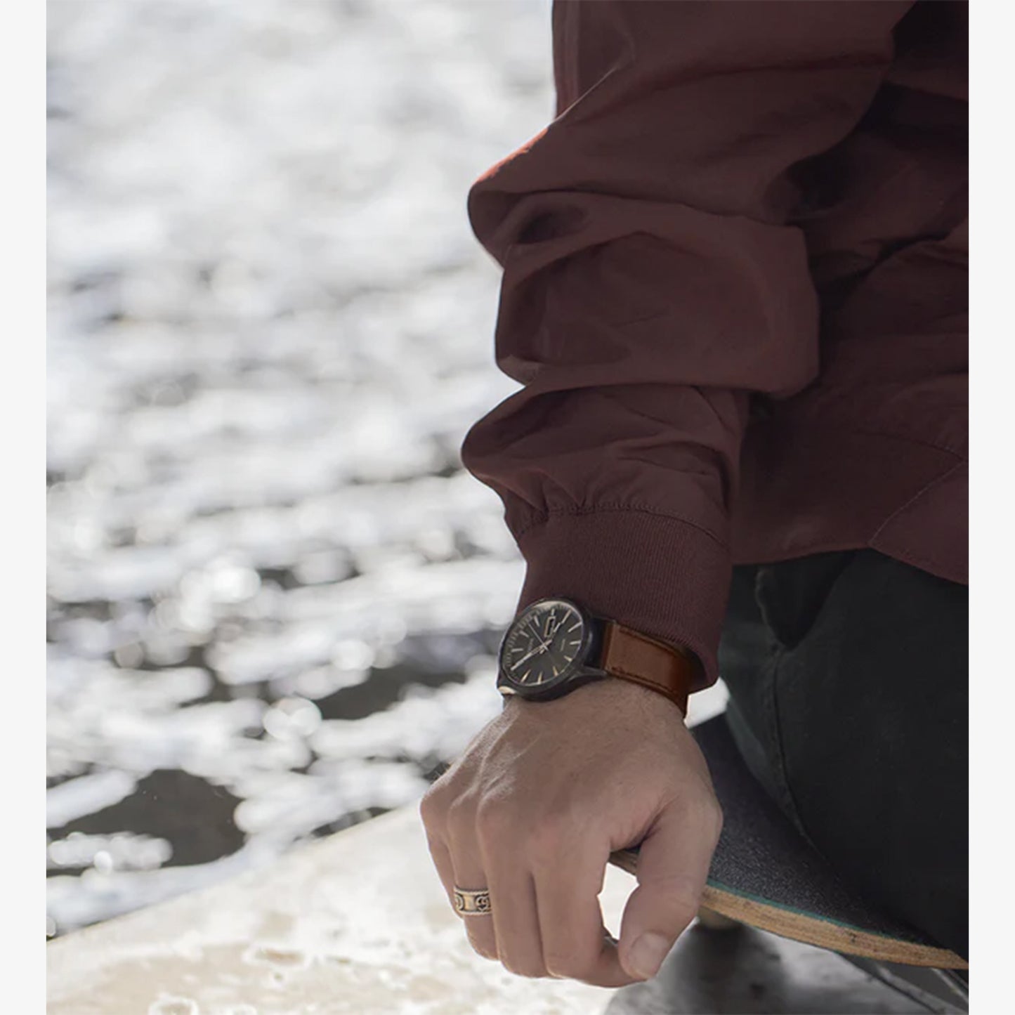 Nixon Sentry Solar Leather Uhr