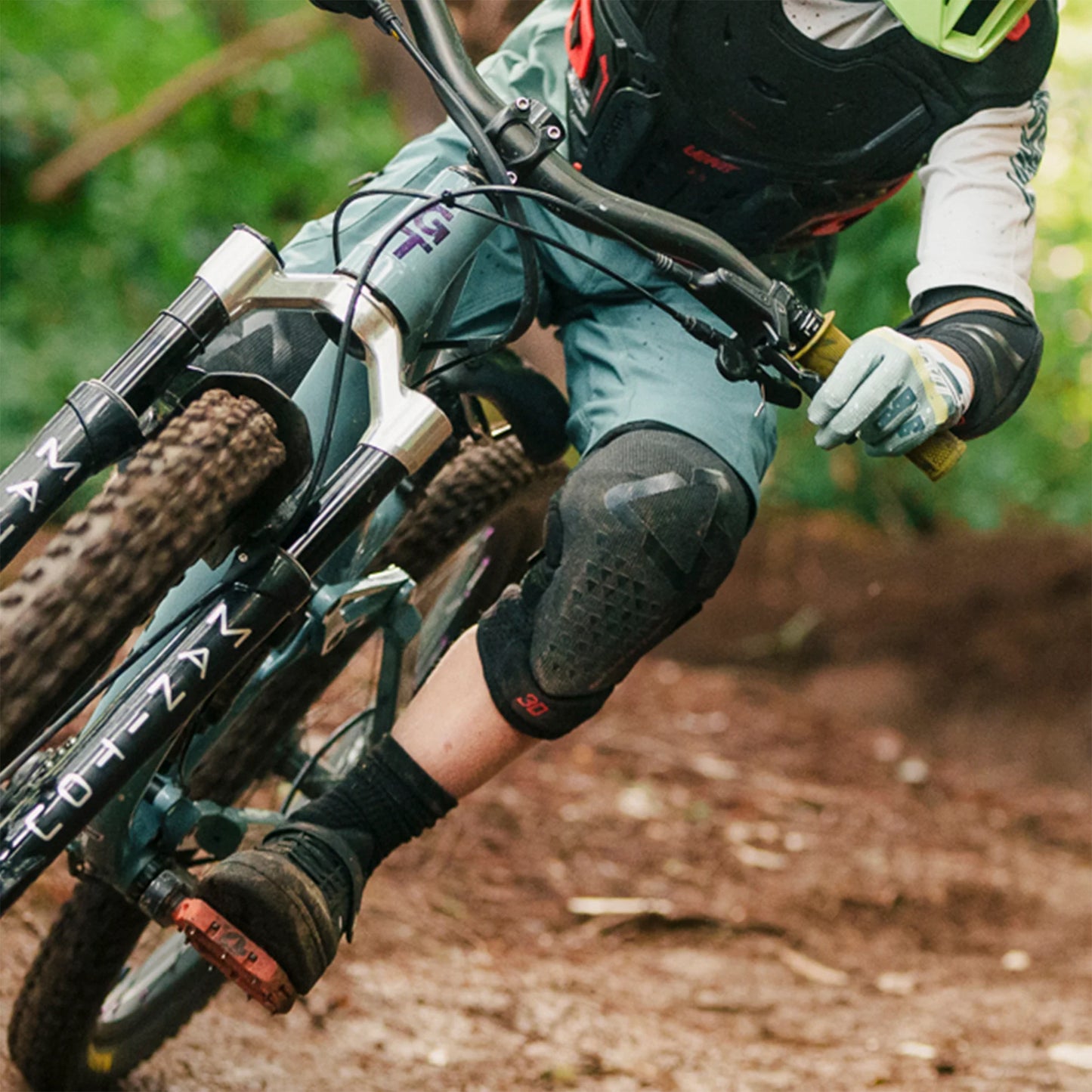 LEATT Knee Guard 3DF 5.0 Evo Junior Protektor