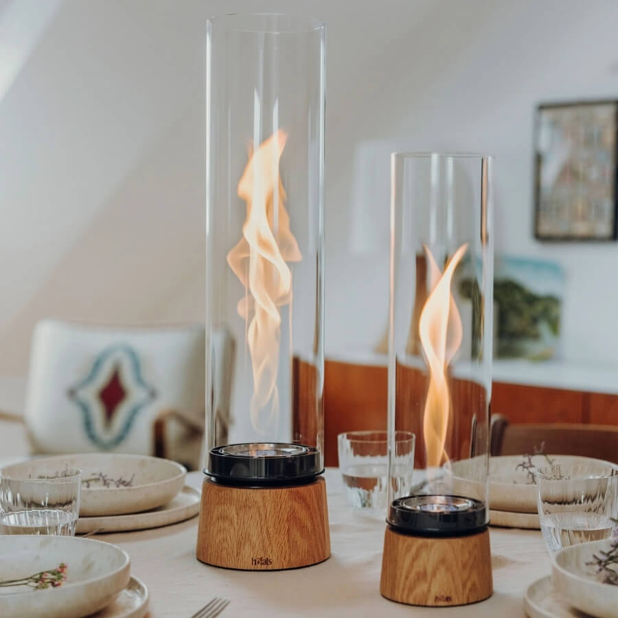 Tischfeuer in Wohnung auf Essenstisch