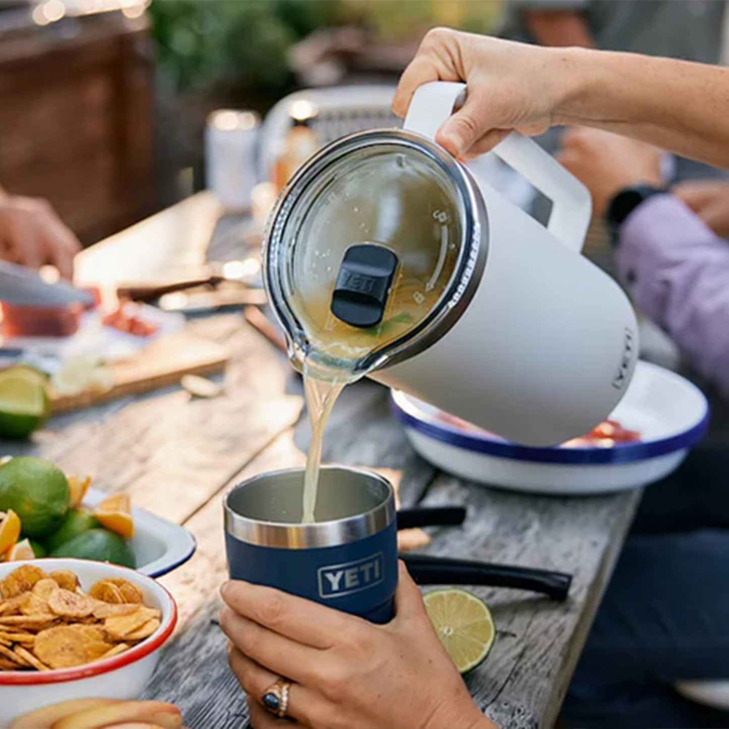 Yeti Rambler 1,9L Magslider Deckel mit Drehverschluss