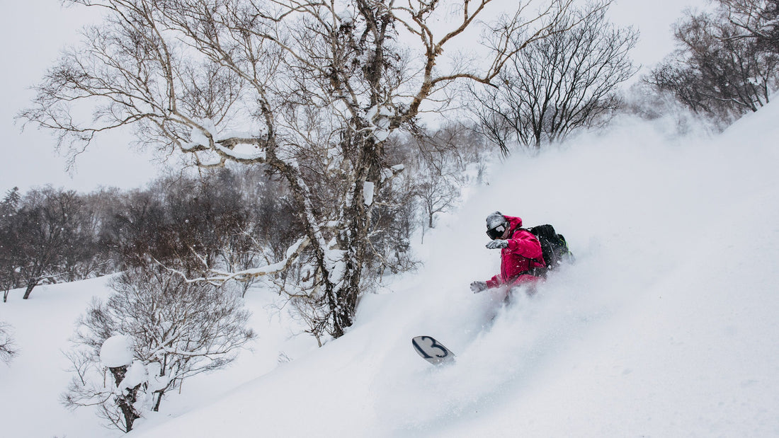 ERLEBE DIE ULTIMATIVEN SNOWBOARD-TRIPS 2026 – VON JAPAN BIS HOCHKÖNIG