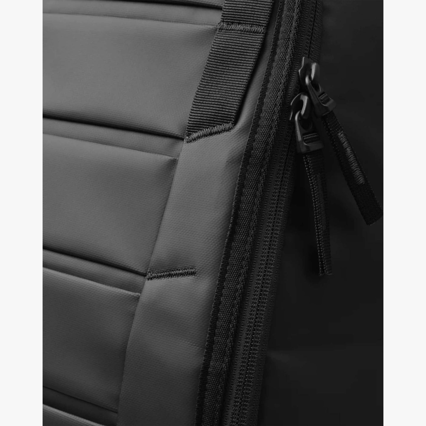 DB Journey Hugger Backpack 20L Black Out