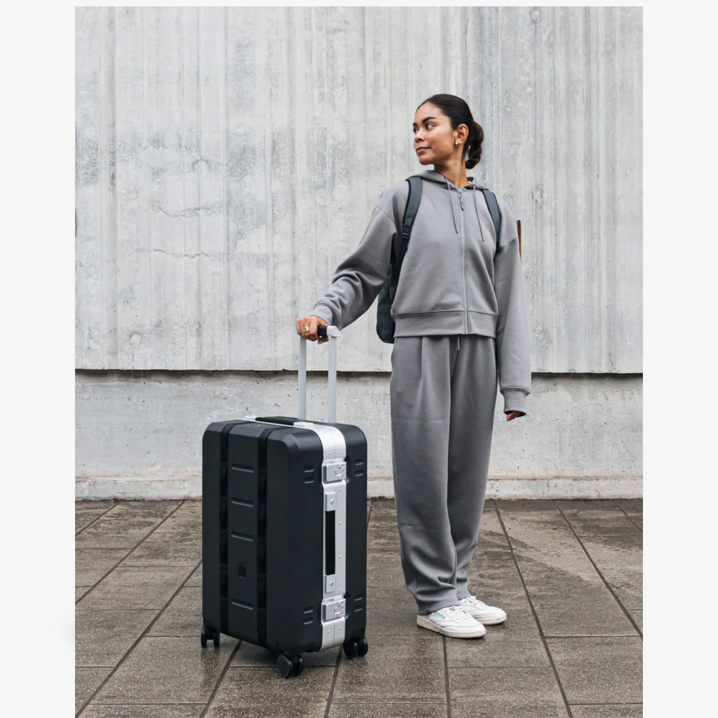 Ramverk Pro Check-in Luggage Medium Silver
