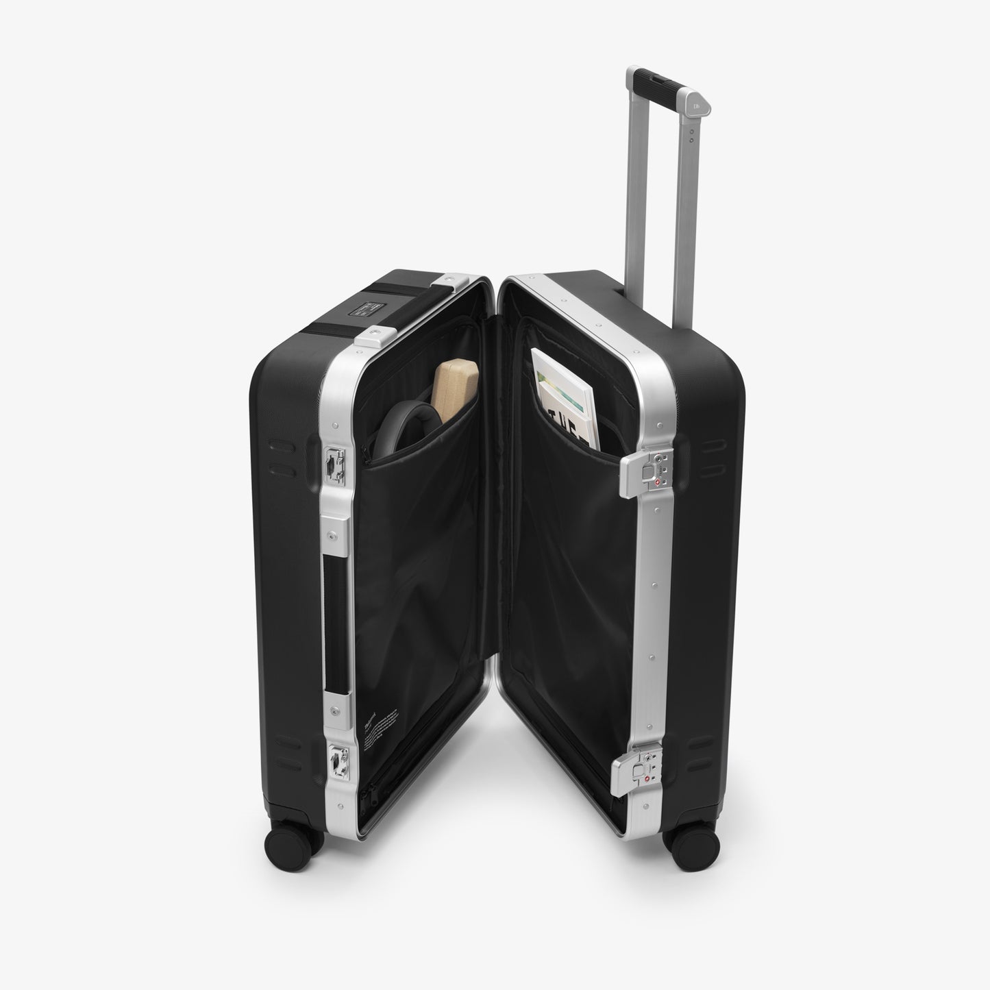 Ramverk Pro Check-in Luggage Medium Silver