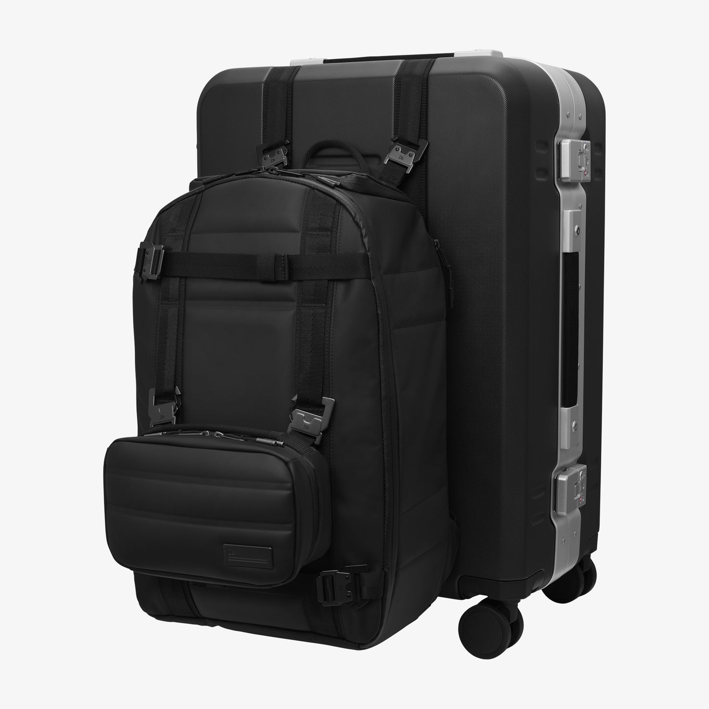Ramverk Pro Check-in Luggage Medium Silver