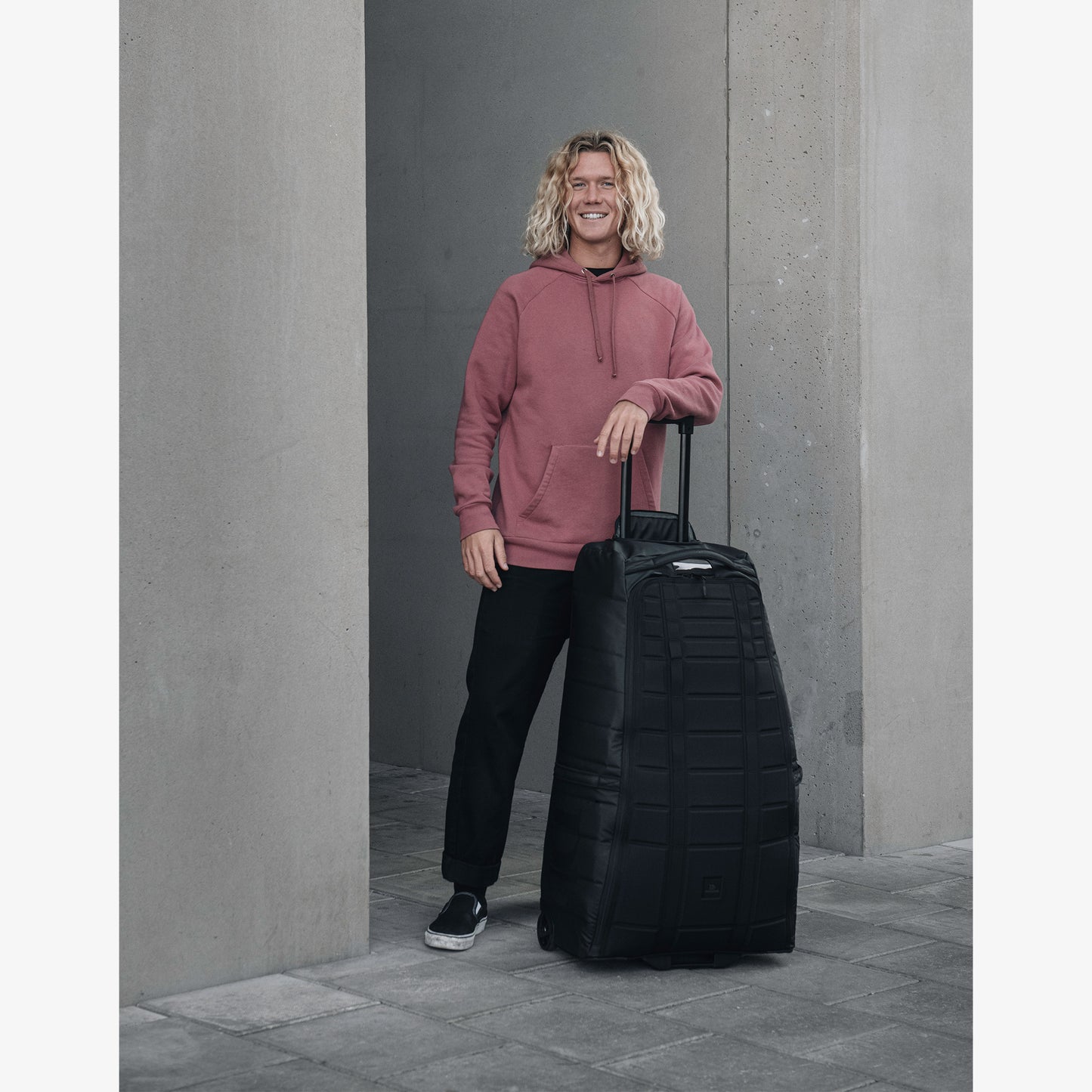 Hugger Roller Bag 90L Black Out