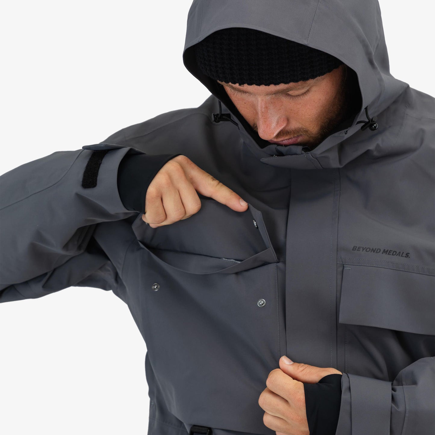 Beyond Medals Cargo Jacke 2L 2026