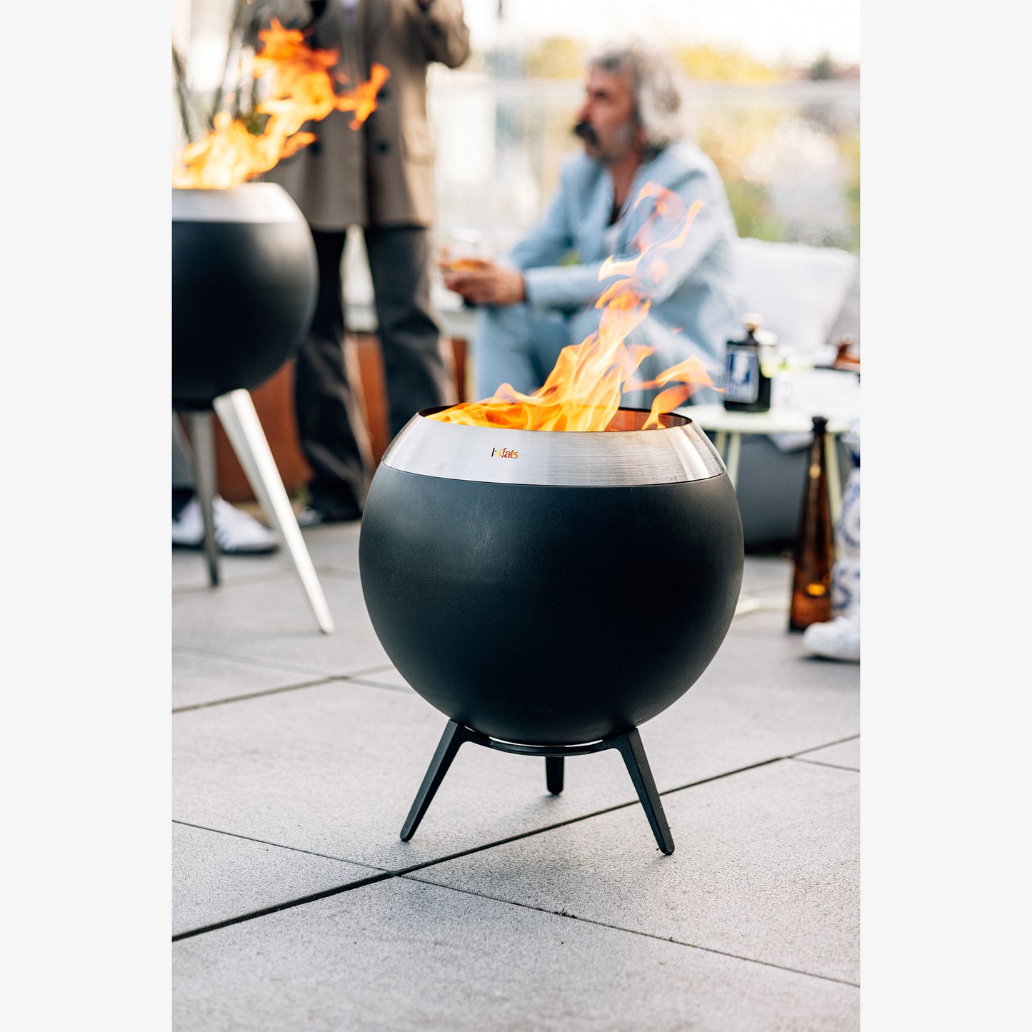 Höfats Moon 45 Feuerkorb mit niedrigem fuß