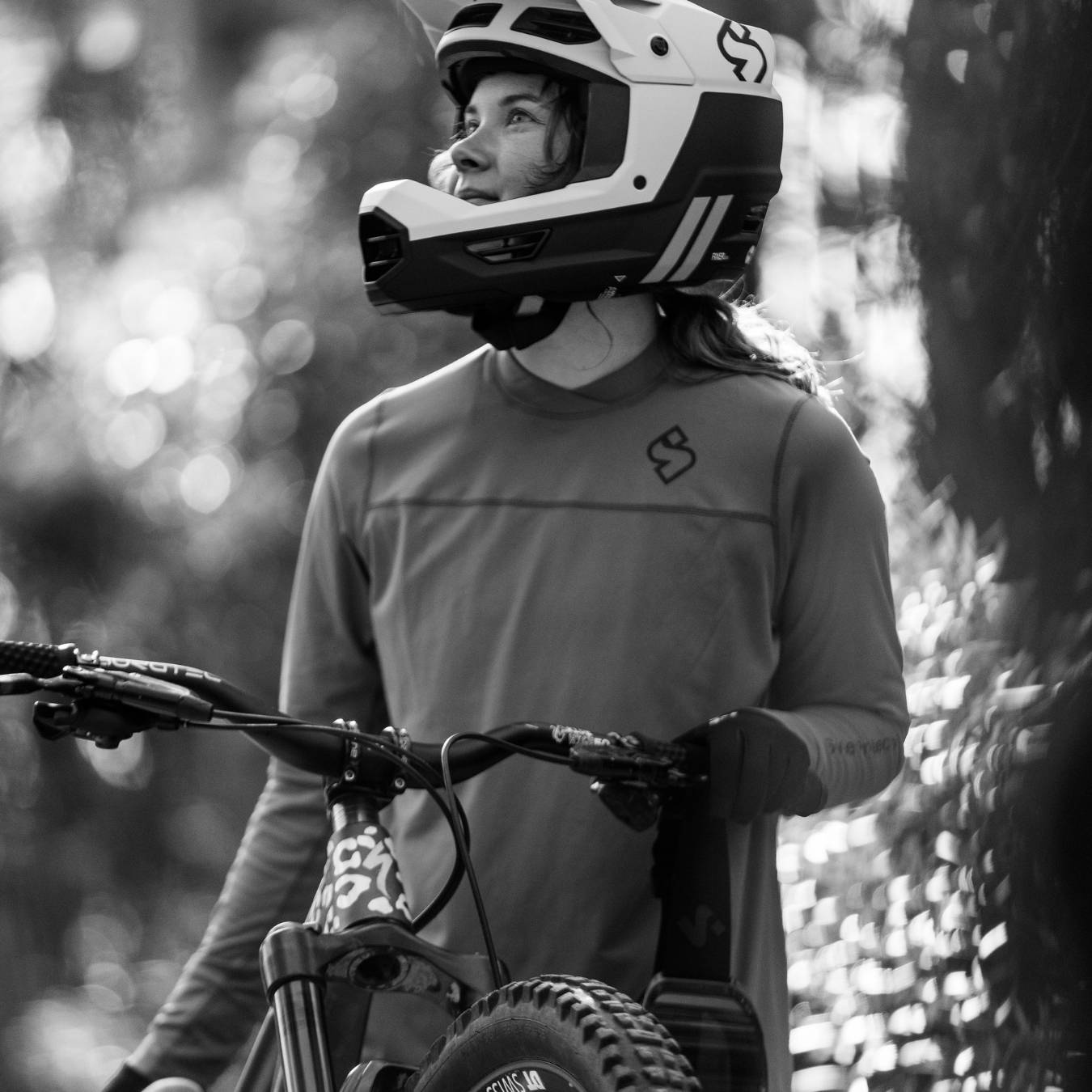 Frau mit Fahrradtrikot